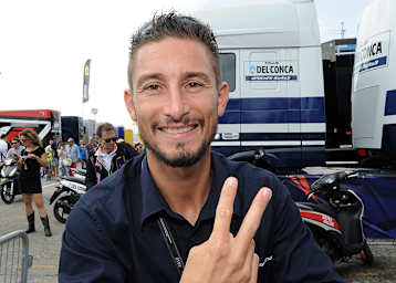 Manuel Poggiali vor dem Gresini-Truck in Misano