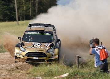 Henning Solbeg/Ilka Minor mit der «alten Dame» in Polen