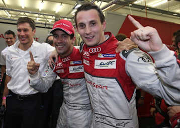 Sieger beim 6h-Rennen in Bahrain: Die Audi-Piloten Loïc Duval, Lucas di Grassi und Oliver Jarvis (v.li.)