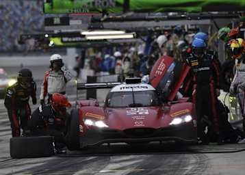 Auf der Fahrertür zu erkennen: Spencer Pigot,  Jonathan Bomarito und Tristan Nuñez fuhren schon 2017 im Mazda DPi