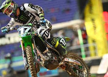 Joey Savatgy geht in der Ostküstenmeisterschaft in Führung