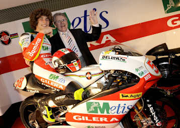 Zwei Weltmeister auf Gilera: Marco Simoncelli mit Geoff Duke