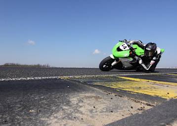 Christian Stange freundet sich mit seiner Kawasaki an