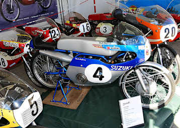 Die Zweizylinder-Suzuki mit 50 ccm