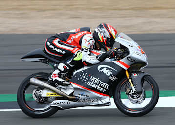 Tatsuki Suzuki auf der CIP-Mahindra in England