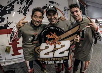 Toni Bou (Mitte) mit seinen Teamkollegen Takahisa Fujinami und Jaime Busto 