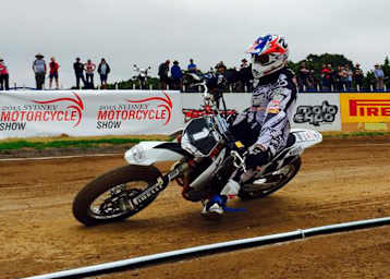 Troy Bayliss am Freitag beim Training