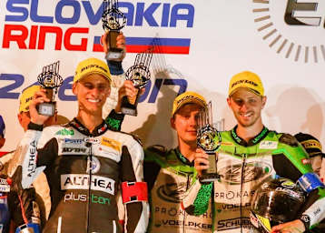 Ganz oben auf dem Podest: Puffe, Bühn, Kerschbaumer (v.li.)