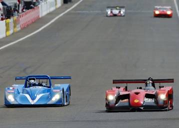 Der Lola von Michel Vaillant (li.) und sein Konkurrent Leader im Panoz