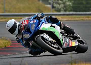 Dominik Vincon testet die BMW des Teams NRT 48