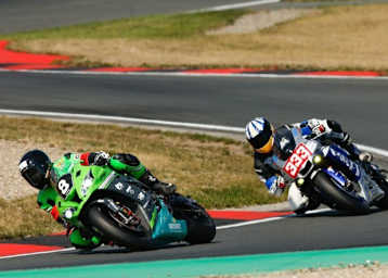Gianluca Vizziello (li) beim Acht-Stunden-Rennen in Oschersleben