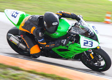 Christian von Gunten probt für die IDM Supersport