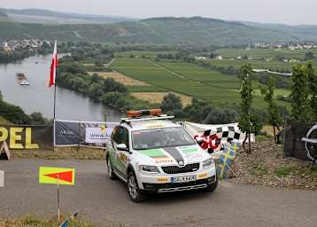 Michèle Mouton und Jutta Kleinschmidt starten im Vorwagen