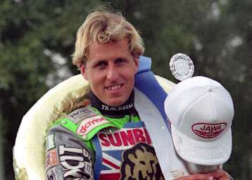 Simon Wigg hält in Teterow den Bahnrekord