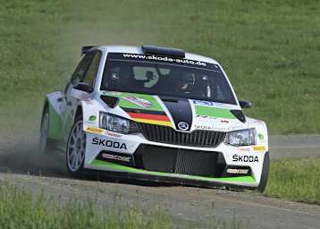 Mit Mechanikergeschick retteten sich Fabian Kreim und Beifahrer Frank Christian (Skoda Fabia R5) ins Etappenziel  