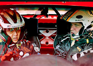 Tommi Mäkinen (rechts) bei einer früheren Testfahrt mit Toyota-Boss Akio Toyoda