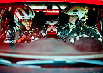 Verstehen sich prächtig – Toyota-Chef Akio Toyoda (links) und Ex-Weltmeister Tommi Mäkinen bei der Rallye Finnland 2014 (im GT86-Prototyp)