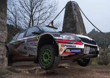 Der Sieger auf einer der Brücken von «El Condor» – Skoda-Pilot Nicolas Fuchs
