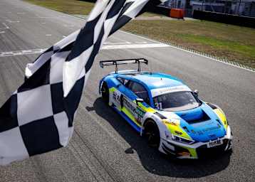 Der Audi R8 LMS von Rutronik Racing gewann das Sonntagsrennen des ADAC GT Masters