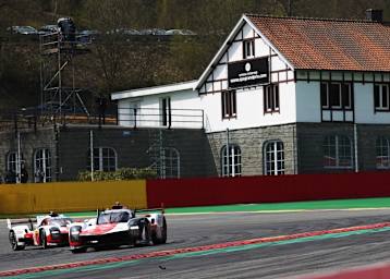 Brandneu und schon stark unterwegs: Die beiden Toyota GR010 Hybrid auf der Strecke in Spa-Francorchamps