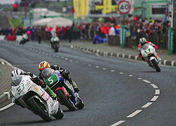 Michael Dunlop (3) vor Christian Elkin (5) und John McGuinness (4)