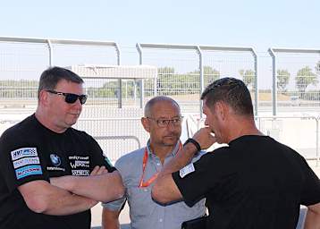 Der verstorbene Thomas Thierolf (Mitte) mit Karsten Wolf und Crewchief Holger Homfeldt