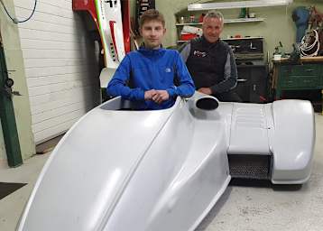 Lennard Göttlich und Uwe Neubert nahmen schon mal Platz im Sidecar