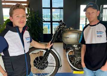 Bennie Streuer (r.) und Beifahrer Jeroen Remmé wollen in Assen starten