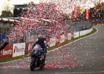 Der Jubel war groß: Tarran Mackenzie gewinnt die BSB 2021