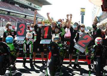 Das gesamte Podium wurde von MTM Kawasaki in Beschlag genommen 