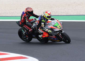 Misano, MotoE-Rennen: Aegerter rauschte viel zu schnell in die Kurve 14 und kollidierte mit Leader Torres