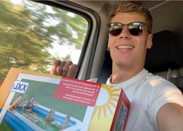 Ricardo Brink als Pool-Boy