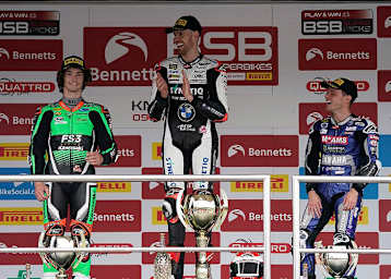 Danny Buchan (Mitte) gewann zweimal für BMW