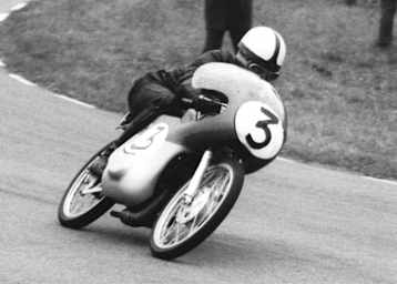Ernst Degner 1962 auf einer 50-ccm-Suzuki