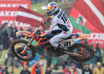 Mattia Guadagnini gewann den ersten Lauf in Loket