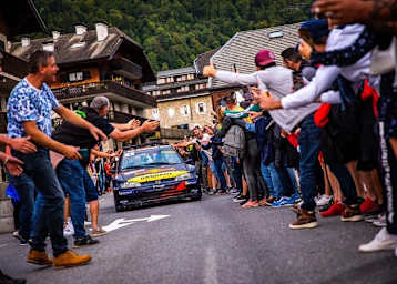 Die Fans feierten Sébastien Loeb und Daniel Elena