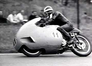 Bill Lomas 1956 auf einer Moto Guzzi 500
