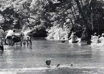 In 'Loretta Lynn’s River' wurde gebadet und gleichzeitig Motorräder gewaschen