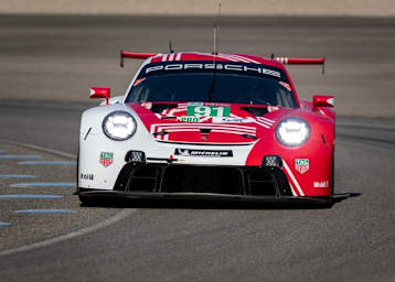 Der Porsche 911 RSR kommt mit einer Lackierung zu den 24h Le Mans, die an den Gesamtsieg 1970 erinnert