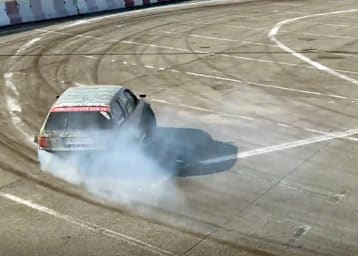 Ilya Mikhalchiks Nebenjob