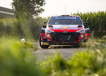 Thierry Neuville gewinnt erste Etappe