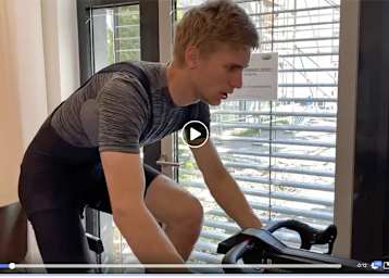 Julian Puffe verkabelt