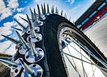 Die schlimmsten Verletzungen entstehen meist bei Kontakt mit den Spikes