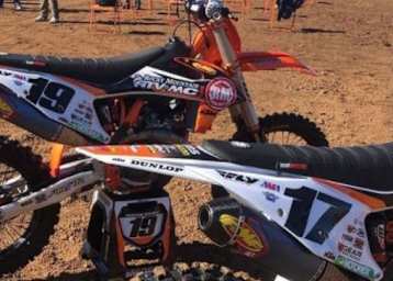 Savatg (#17) und Bogle (#19) starten für das Team RM ATV KTM