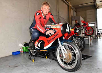 Jos Schurgers mit seiner Bridgestone-125-Replica