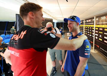 Chaz Davies und Jonathan Rea haben das Kriegsbeil begraben