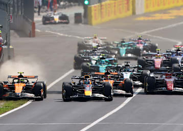 Kurz nach dem Start zum Italien-GP in Monza