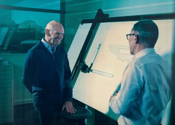 Adrian Newey und Aston Martin-Teamchef Andy Cowell