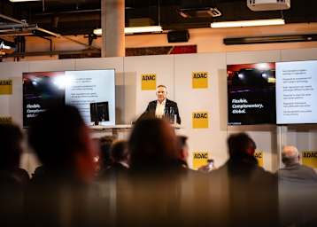 Thomas Voss präsentiert das XT1-Reglement