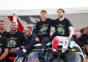 Finn Wiebelhaus und Salman Owega